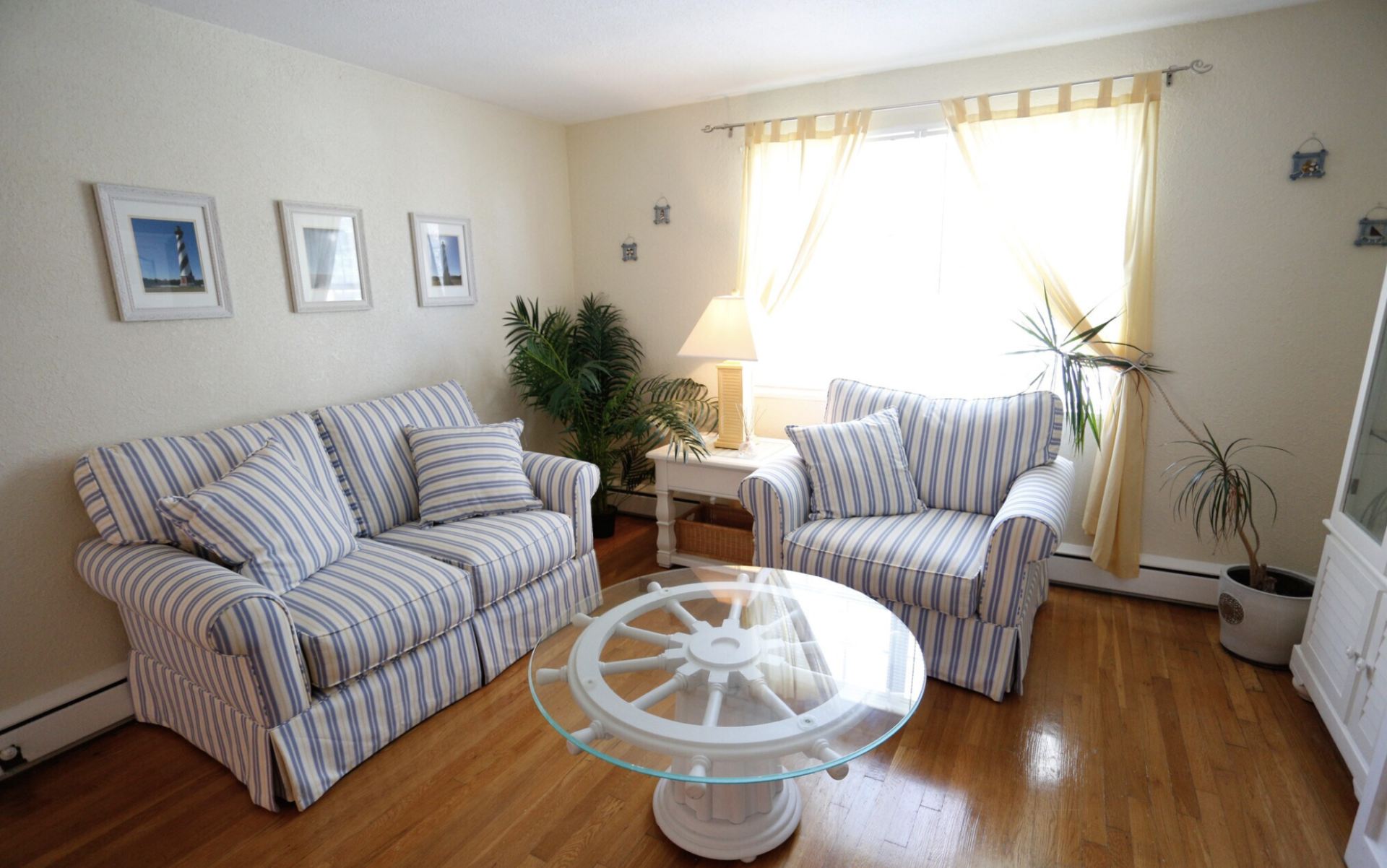 Luxury Hall Room with Sofa and Table